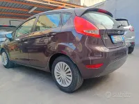 Usata Ford Fiesta Titanium 68 CV (50 kW) 2011 Marrone Berlina