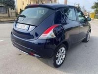 Usata Lancia Ypsilon Platinum 69 CV (50 kW) 2015 Blu/azzurro Utilitaria