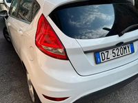 Usata Ford Fiesta 96 CV (70 kW) 2009 Bianco Utilitaria