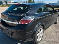 Usata Opel Astra GTC 105 CV (77 kW) 2006 Nero Berlina