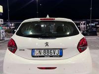 Usata Peugeot 208 GT-line 102 CV (75 kW) 2019 Utilitaria