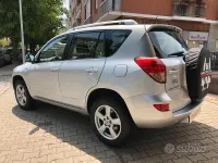 Usata Toyota RAV4 136 CV (100 kW) 2007 Grigio SUV