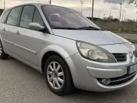 Usata Renault Grand Scénic II 111 CV (81 kW) 2009 Argento Monovolume