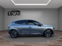 Usado Renault Clio V Techno 91 CV (66 kW) 2025 Gris Berlina