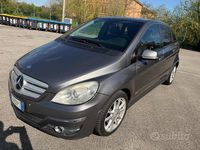 Usata Mercedes B180 Chrome 108 CV (79 kW) 2009 Grigio Monovolume