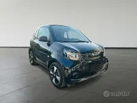 Usata Smart ForTwo Coupé Passion 60 kW (82 CV) 2023 Nero Utilitaria