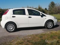 Usata Fiat Grande Punto 69 CV (50 kW) 2016 Bianco Utilitaria