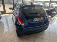 Usata Lancia Ypsilon 69 CV (50 kW) 2023 Blu/azzurro Utilitaria