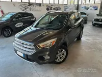 Usata Ford Kuga Titanium 120 CV (88 kW) 2017 Grigio SUV