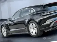 Occasion Porsche Taycan Sport Turismo 300 kW (408 PK) 2022 Zwart Sedan