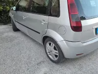 Usata Ford Fiesta 90 CV (66 kW) 2006 Grigio Utilitaria