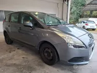 Usata Peugeot 5008 Business-Line 112 CV (82 kW) 2011 Grigio Monovolume