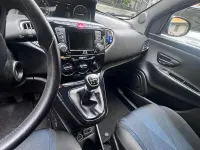 Usata Lancia Ypsilon 69 CV (50 kW) 2018 Blu Utilitaria