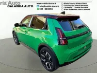 Ny Renault 5 E-Tech Komfort 110 kW (150 HK) 2025 Grön Sedan