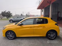 Begagnad Peugeot 208 Allure 75 HK (55 kW) 2022 Gul Halvkombi
