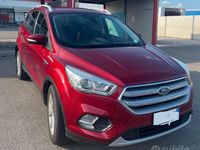 Usata Ford Kuga 120 CV (88 kW) 2017 Rosso SUV