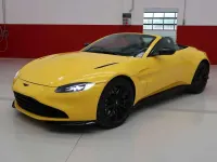 Usata Aston Martin V8 Vantage 510 CV (375 kW) 2023 Giallo Cabrio