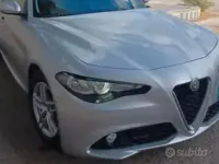 Usata Alfa Romeo Giulia 150 CV (110 kW) 2017 Grigio Berlina