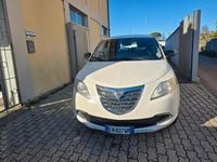 Usata Lancia Ypsilon Gold 85 CV (62 kW) 2014 Bianco Utilitaria