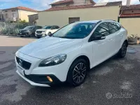 Usata Volvo V40 CC 120 CV (88 kW) 2018 Bianco Station wagon