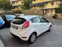 Usata Ford Fiesta 95 CV (69 kW) 2016 Bianco Utilitaria