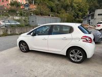 Usata Peugeot 208 Allure 68 CV (50 kW) 2014 Bianco Utilitaria