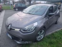 Usado Renault Clio IV 90 CV (66 kW) 2013 Gris Berlina