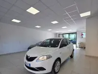 Usata Lancia Ypsilon Gold 69 CV (50 kW) 2016 Bianco Utilitaria