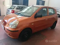 Usata Kia Picanto 61 CV (44 kW) 2005 Arancione Utilitaria