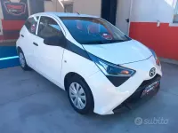 Usata Toyota Aygo Connect Style 72 CV (52 kW) 2020 Bianco Utilitaria