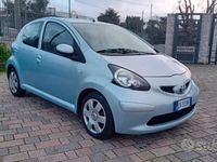 Usata Toyota Aygo Sol 67 CV (49 kW) 2006 Grigio Utilitaria