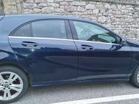 Usata Mercedes A180 109 CV (80 kW) 2018 Blu/azzurro Berlina