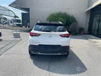 Usata Opel Grandland X S 131 CV (96 kW) 2019 Bianco tetto nero SUV
