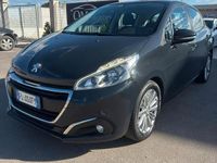 Usata Peugeot 208 Allure 81 CV (59 kW) 2017 Nero Utilitaria