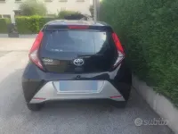 Usata Toyota Aygo X-play 72 CV (52 kW) 2021 Nero Utilitaria