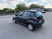 Usata Toyota Aygo Connect Style 68 CV (50 kW) 2011 Nero Utilitaria