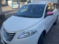 Usata Lancia Ypsilon 95 CV (69 kW) 2012 Bianco Utilitaria
