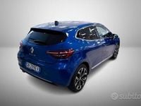 Usata Renault Clio V Techno 100 CV (73 kW) 2023 Blu Berlina