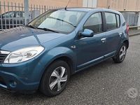 Usata Dacia Duster 105 CV (77 kW) 2010 Blu Berlina