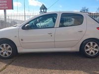 Usata Peugeot 206 57 CV (41 kW) 2012 Bianco Berlina