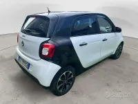 Usata Smart ForFour 71 CV (52 kW) 2015 Bianco Utilitaria