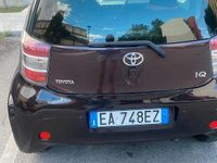 Usata Toyota iQ 98 CV (72 kW) 2010 Marrone Utilitaria