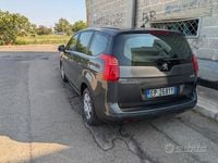 Usata Peugeot 5008 115 CV (84 kW) 2013 Grigio Monovolume