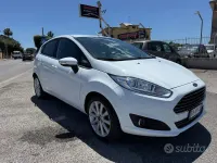 Usata Ford Fiesta Titanium 95 CV (69 kW) 2015 Bianco Utilitaria