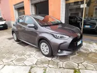 Usata Toyota Yaris Hybrid Business Edition 92 CV (67 kW) 2021 Grigio Berlina