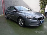 Usata Volvo V40 Kinetic 120 CV (88 kW) 2017 Grigio Berlina