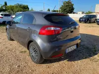 Usata Kia Rio 90 CV (66 kW) 2014 Grigio Berlina