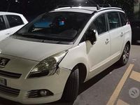 Usado Peugeot 5008 112 CV (82 kW) 2013 Blanco Monovolumen