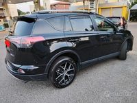Usata Toyota RAV4 143 CV (105 kW) 2016 Nero SUV