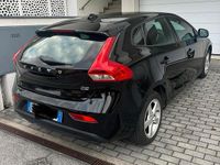 Usata Volvo V40 120 CV (88 kW) 2017 Nero Station wagon
